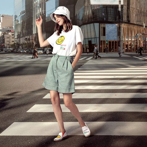 UIN Round Neck Casual Comfort Art Painted T-Shirt Short Sleeve Tee Smiley