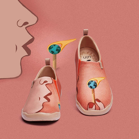 UIN Women's Walking Shoes Slip On Casual Loafers Lightweight Art Painted Comfort Fashion Sneaker Caring for Our Planet